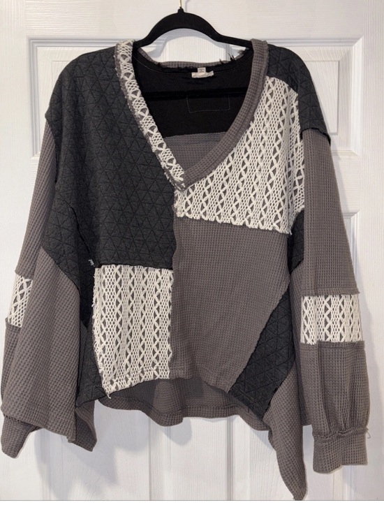 POL Sweaters - POL Women’s Patchwork V-Neck Long Sleeve Multi-texture Large